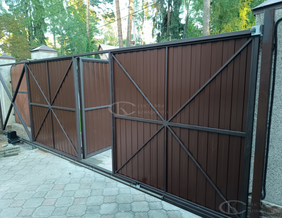 Ворота для гаража рулонные
